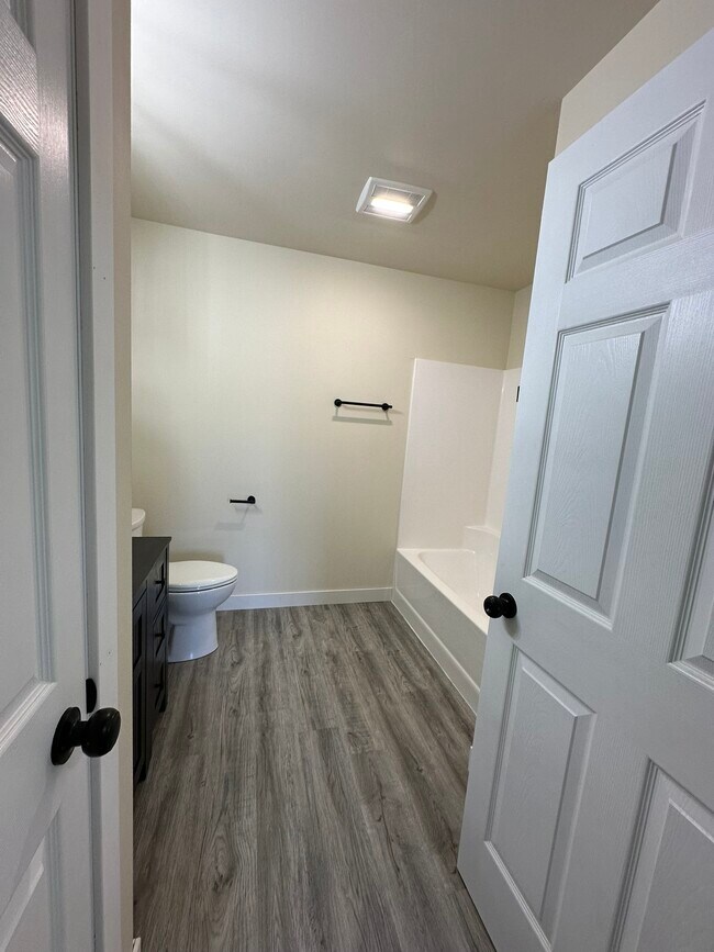 Building Photo - Valley View Estates C
