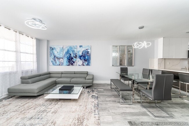 Building Photo - 3725 S Ocean Dr
