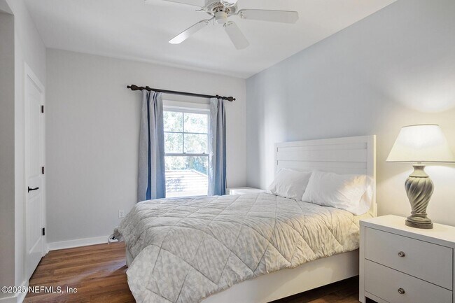 Building Photo - 945 Registry Blvd