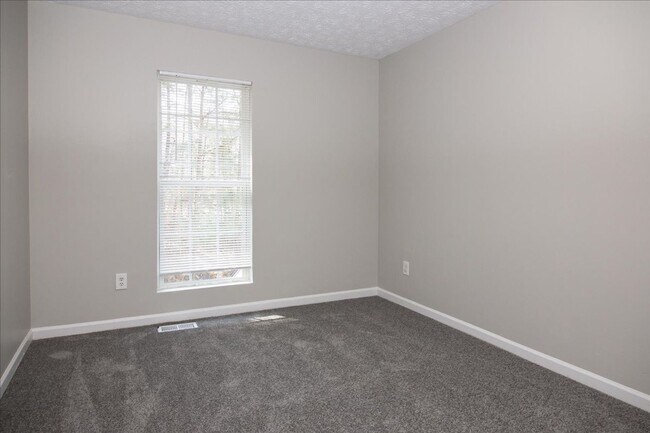 Building Photo - Newly Renovated 3/2 Townhome in Quiet Decatur Neighborhood!