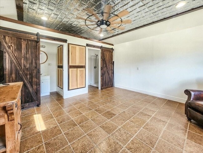 Building Photo - 1101 BreAnne Ct