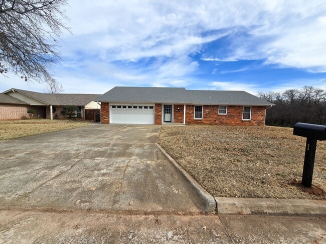 Building Photo - 3 Bedroom 2 Bath home in Shawnee!