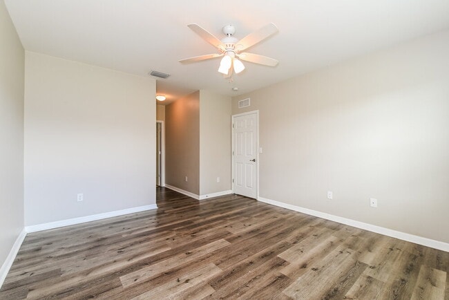 Building Photo - 31 NE 9th Pl