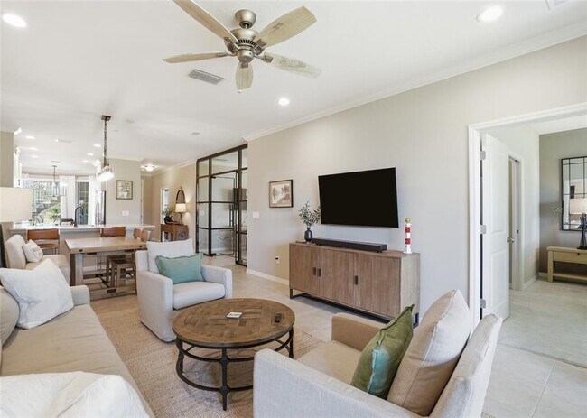 Building Photo - 12720 Sorrento Wy