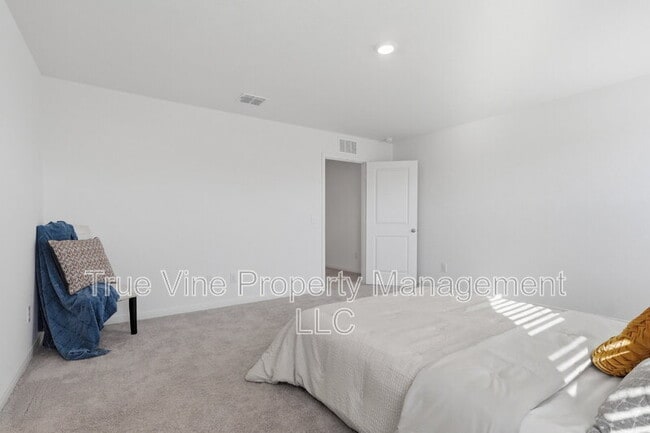 Building Photo - 14523 Bonito Loop