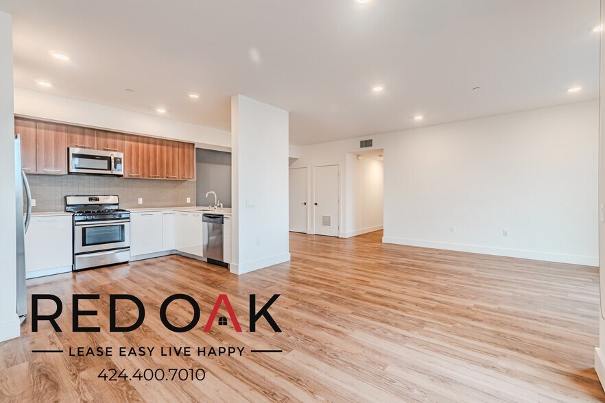 Building Photo - 5727 La Mirada Ave