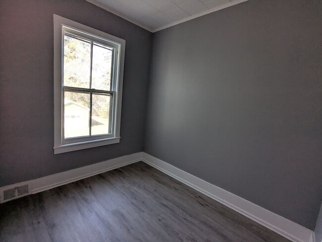 Building Photo - 33 Central Ave