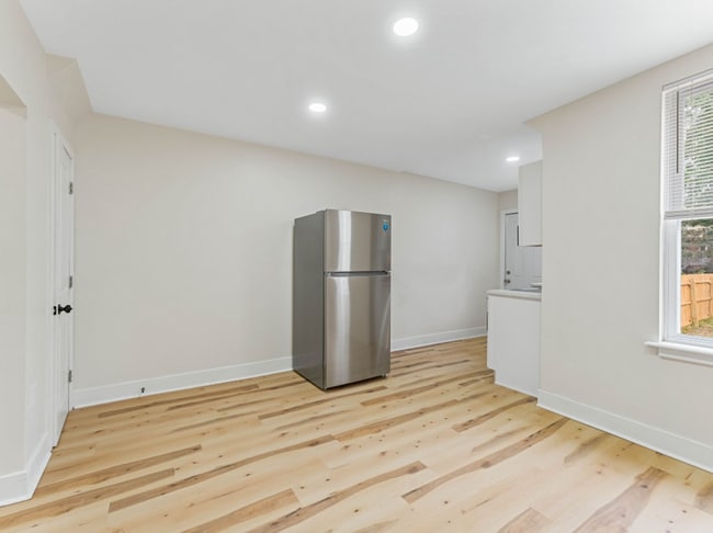 Building Photo - 2066 Eastburn Ave