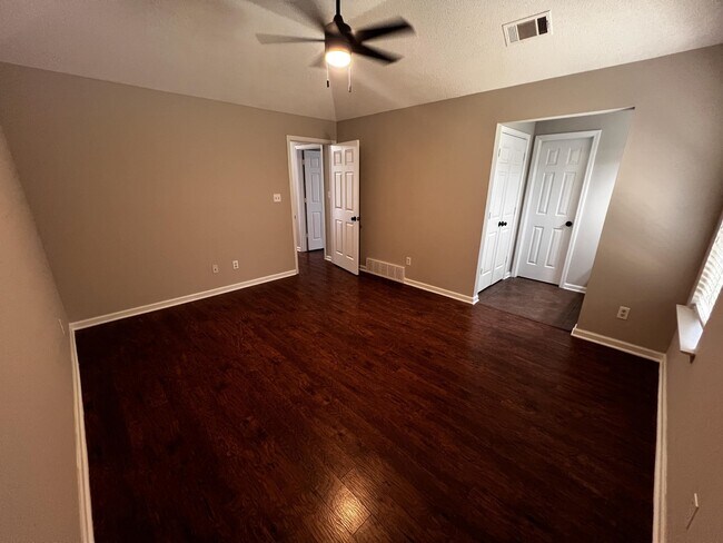 Building Photo - 6840 Mikayla Ln
