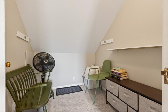 Building Photo - 3553 Dupont Ave S