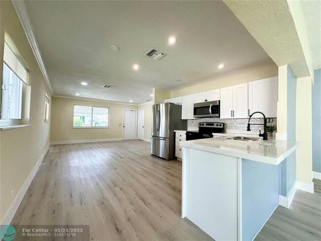 Building Photo - 4514 NW 49th Dr