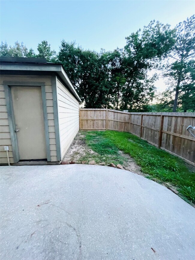 Building Photo - 23623 Twisting Falls Dr