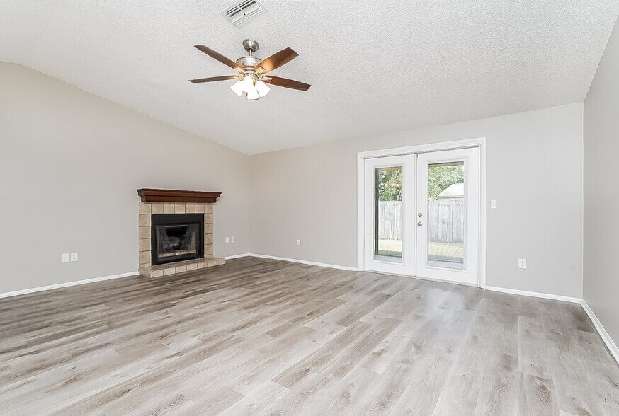 Building Photo - 633 Timber Bay Cir W