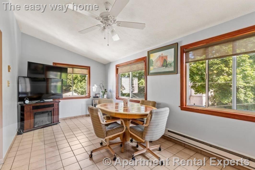 Building Photo - 38 George St