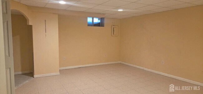 Building Photo - 18 Dina Ln