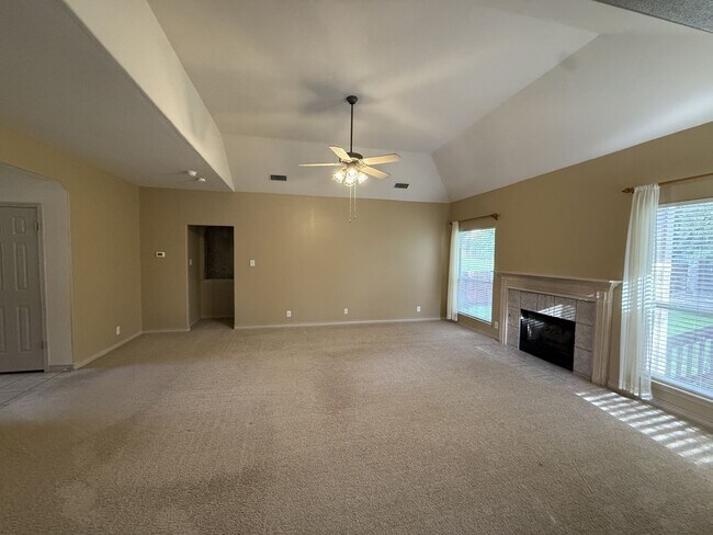 Building Photo - 4 Bedroom/3.5 bath The Vineyard Subdivision