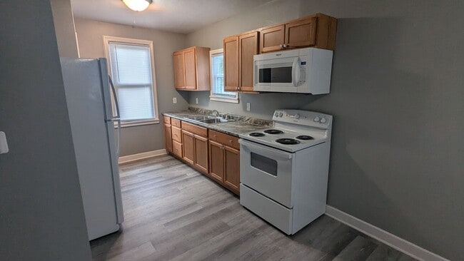 Building Photo - 2 bedroom, 1 bath house