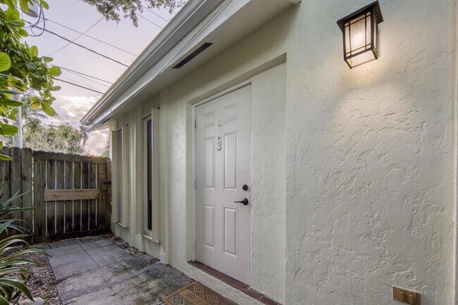 Building Photo - 809 N Federal Hwy