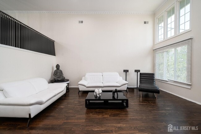 Building Photo - 828 Mountain Ave