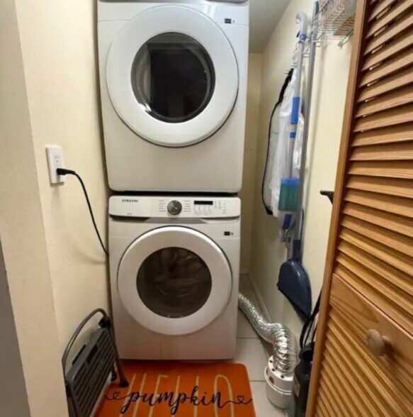 Building Photo - 701 S Madison Ave