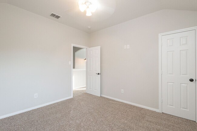 Building Photo - 1509 Heron Dr