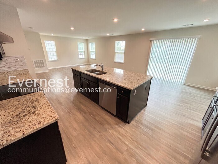 Building Photo - 1344 Tree House Dr