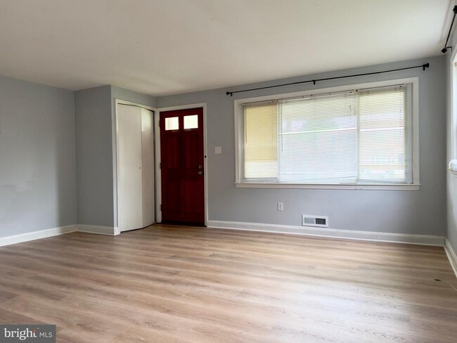 Building Photo - 5143 Westland Blvd