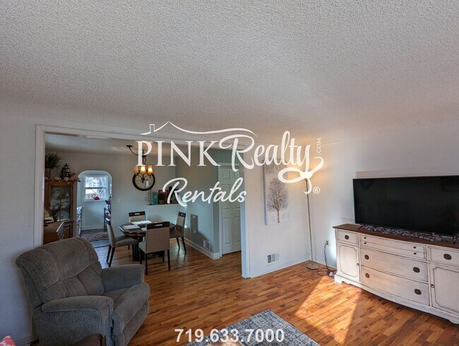 Building Photo - 1719 W Kiowa St