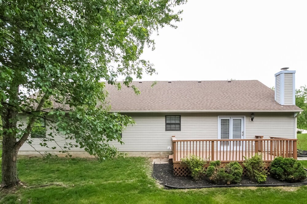 Building Photo - 5766 Pine Knoll Blvd