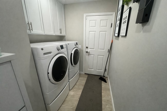 Building Photo - 71503 Sunflower Dr