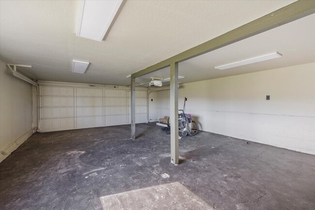 Building Photo - 2477 Coker Butte Rd