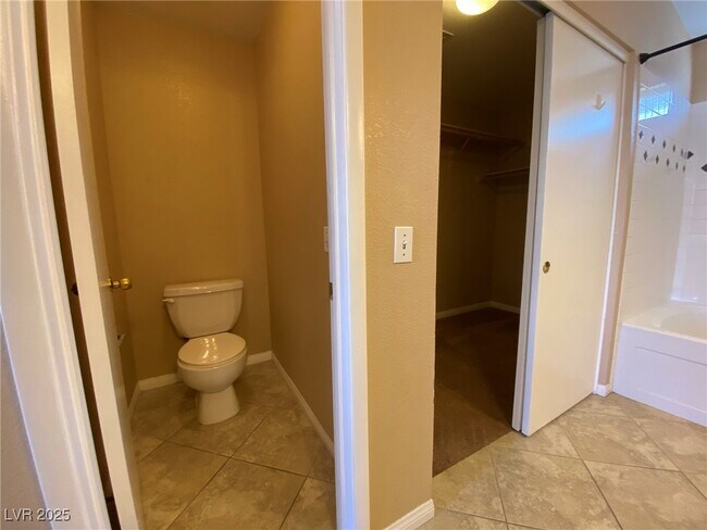 Building Photo - 4532 English Lavender Ave