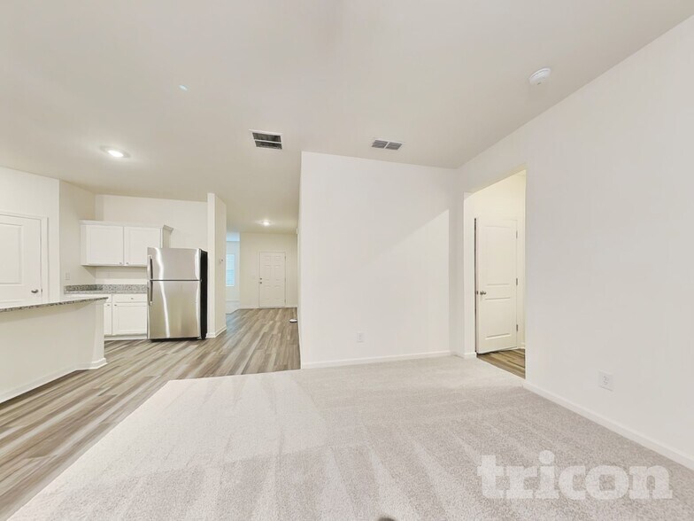 Building Photo - 192 Hynes St