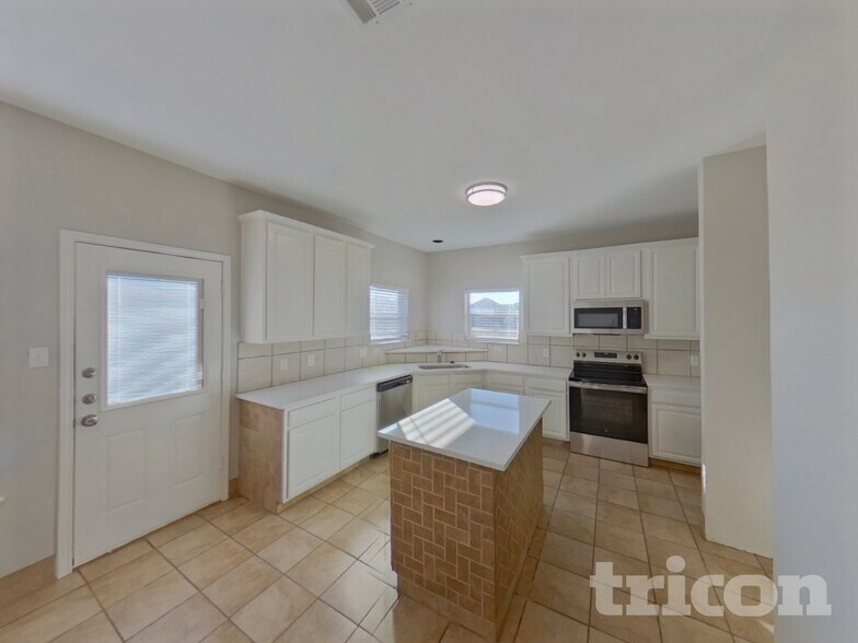 Building Photo - 521 Sandy Ln