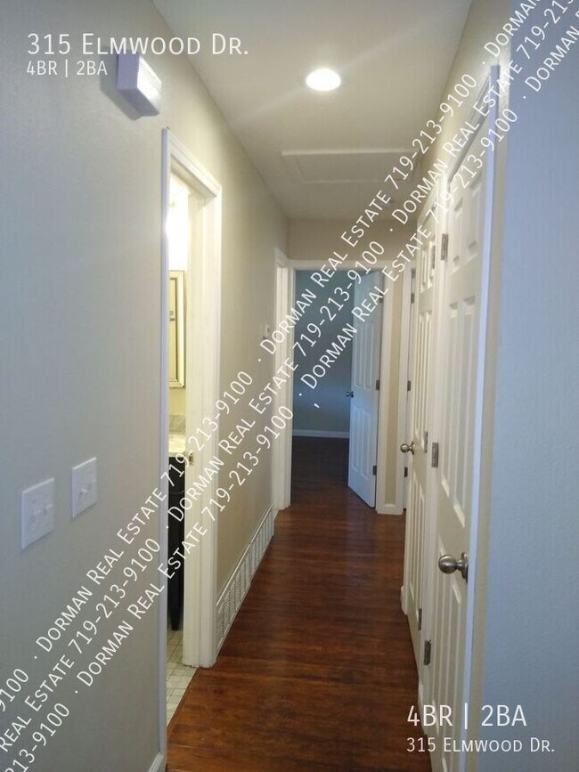 Building Photo - 315 Elmwood Dr