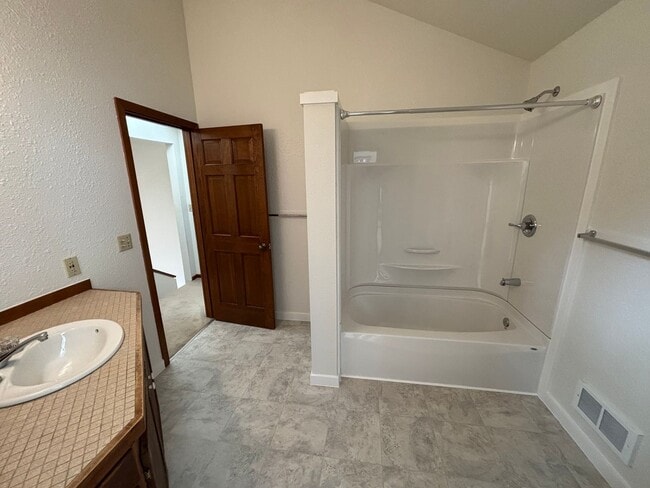 Building Photo - 4961 Morgan Dr