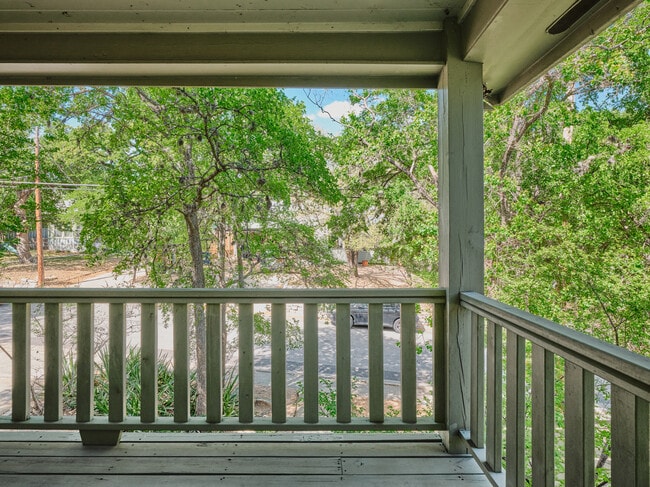 Building Photo - 1705 W 11th St