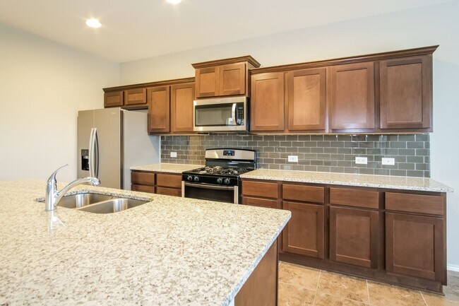 Building Photo - 3651 Sandy Brook Dr