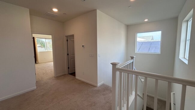 Building Photo - 577 Bedfordshire Dr