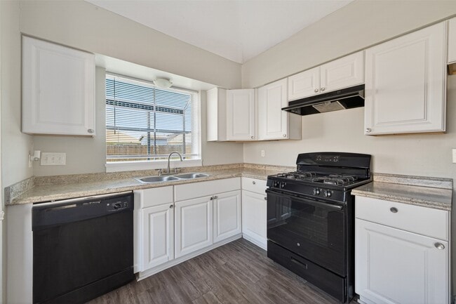 Building Photo - 22718 Pebworth Pl