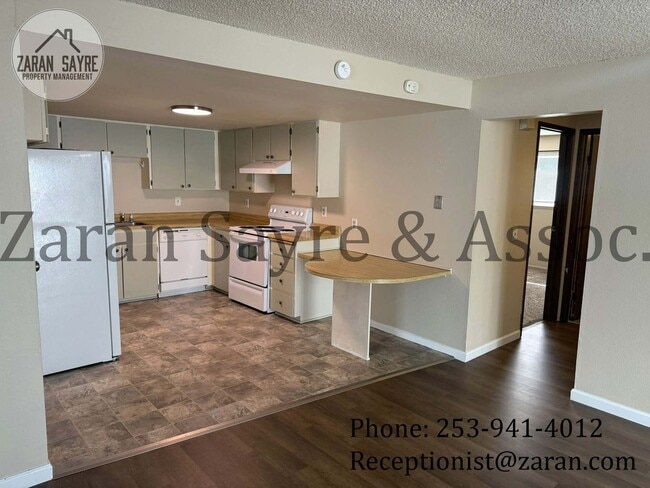 Building Photo - 203