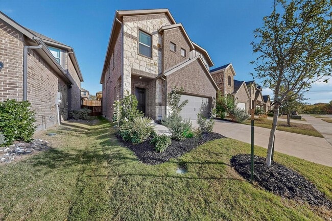 Building Photo - Modern Comfort Meets Classic Charm in This Windsor Beauty