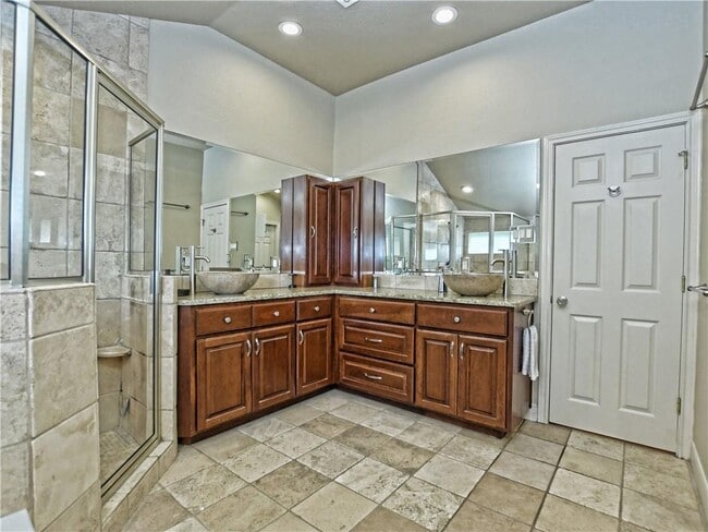 Building Photo - 8123 Forest Mesa Dr