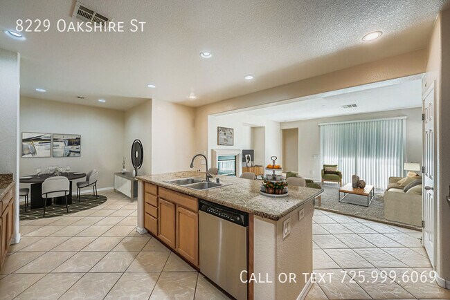 Building Photo - 8229 Oakshire St