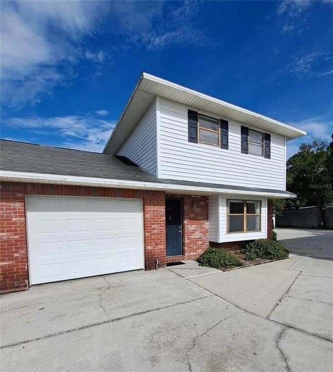 Building Photo - 3033 Park Ln