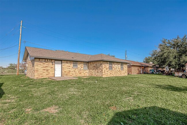 Building Photo - 3323 Beasley Ave