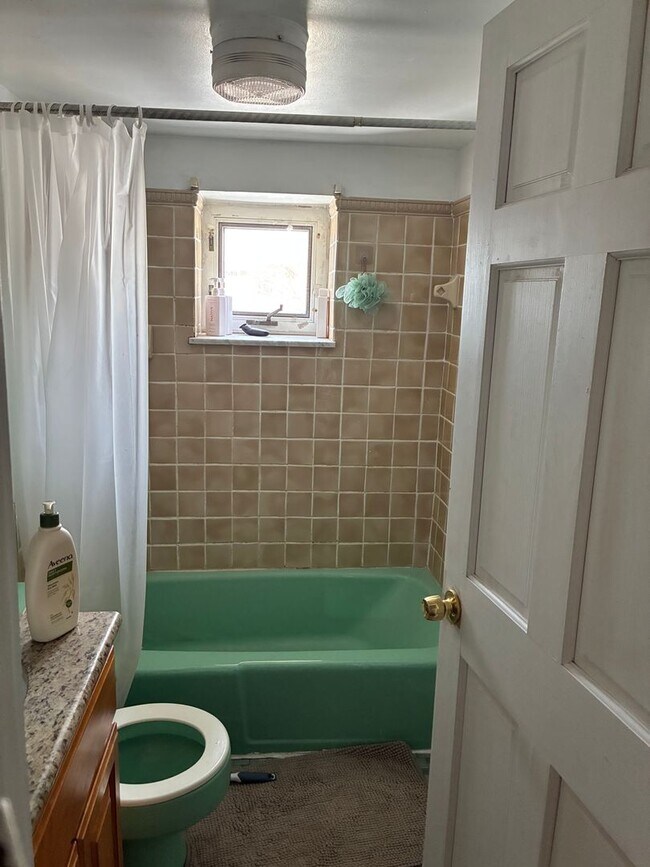 Building Photo - 3423 Ward St