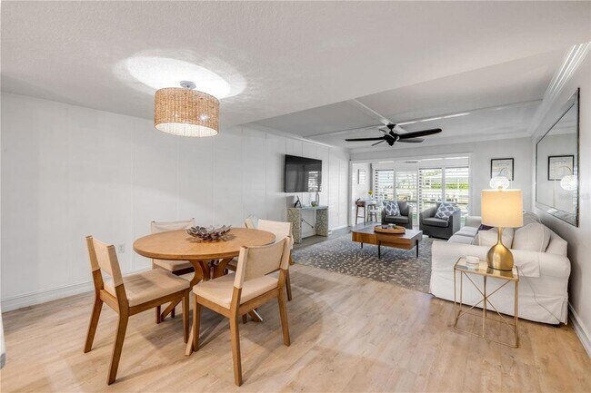 Building Photo - 2100 N Peninsula Ave