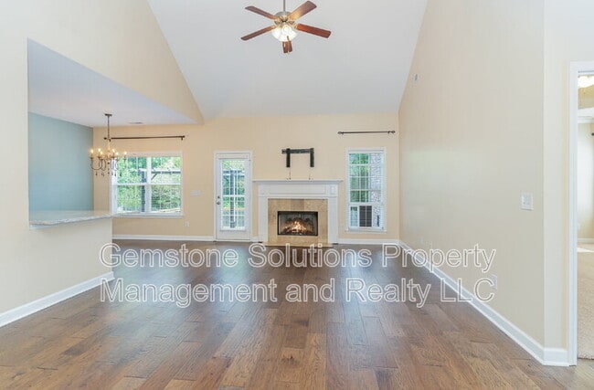 Building Photo - 1046 Aenon Cir