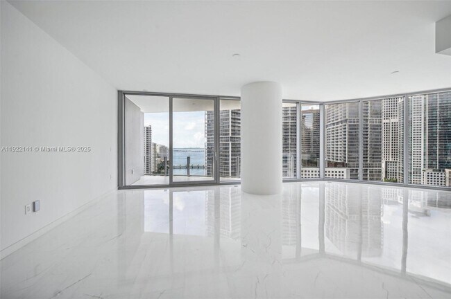 Building Photo - 300 S Biscayne Blvd